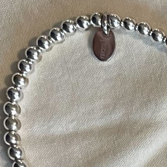 NWT Tocara Nathalie FB60004 Hematite Crystal Elastic Bracelet. - Picture 2 of 4